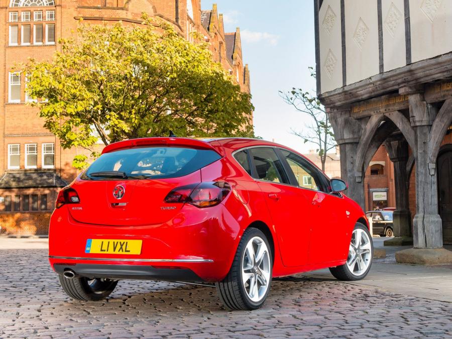  Vauxhall Astra SRI Turbo 2012 года  (фото 14 из 21)